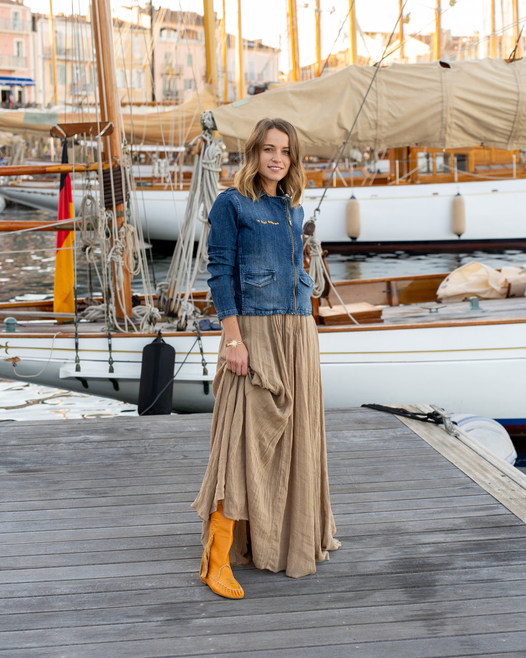 Veste en denim brodée – Les Tropeziennes Signature